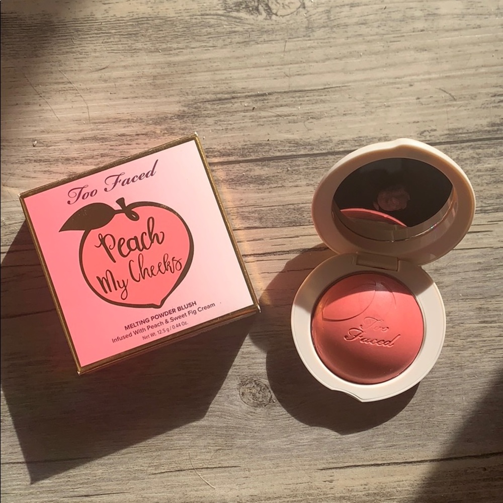 Too faced So Peachy Blush